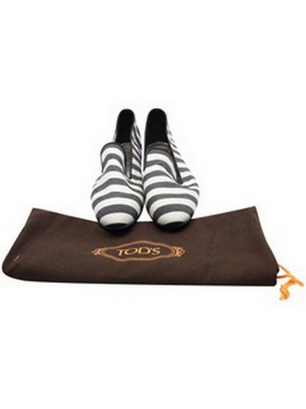 Lot 26  
            Nottingham SR5 - Delivery Only 

                
TODS STRIPED BALLET FLATS IN BLACK CANVAS SIZE:EU/36 RRP:£295