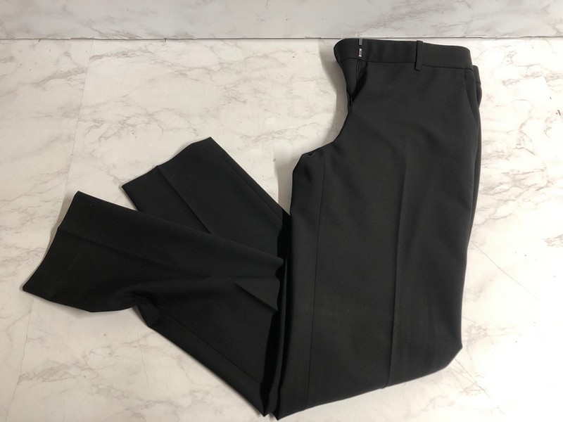 Lot 281  
            Nottingham SR5 - Delivery Only 

                
THEORY TAILORED PANTS IN BLACK WOOL SIZE:US/0 RRP:£240