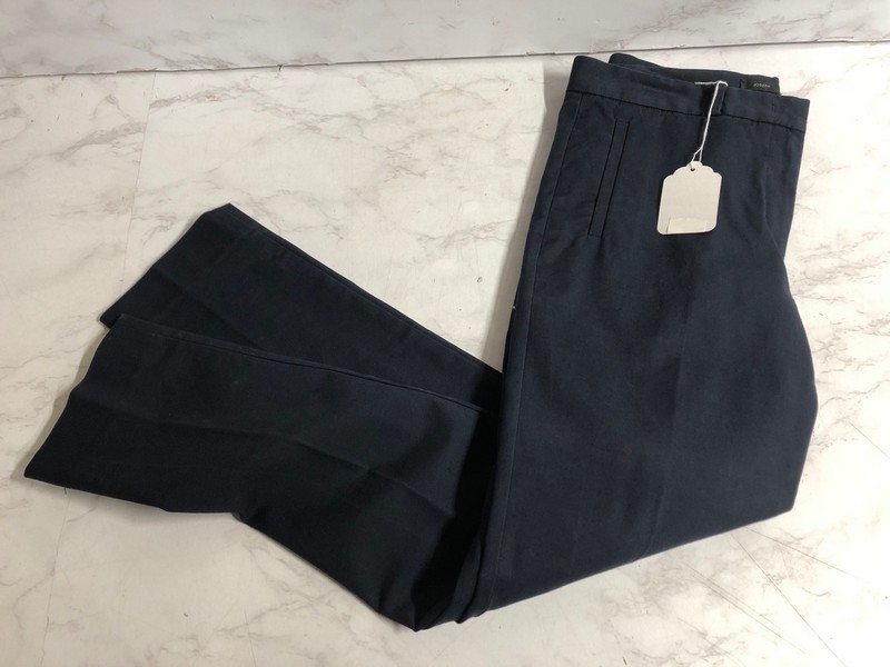 Lot 284  
            Nottingham SR5 - Delivery Only 

                
JOSEPH SLIM-FIT TAILORED TROUSERS IN NAVY BLUE COTTON SIZE:36 RRP:£285