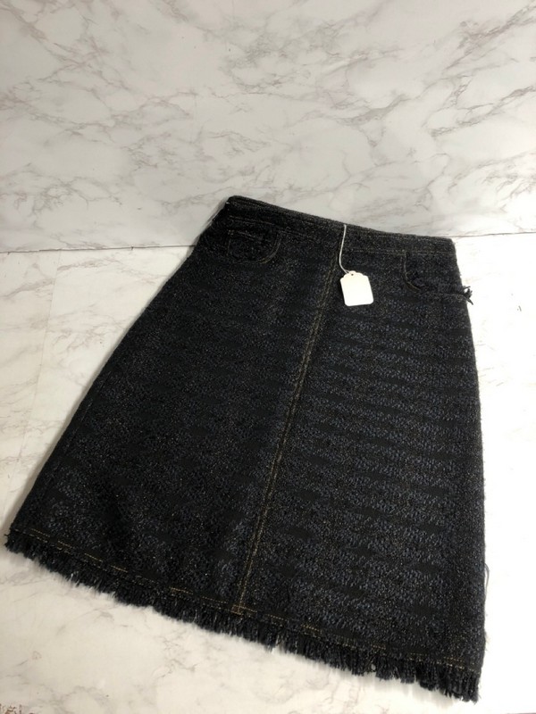 Lot 288  
            Nottingham SR5 - Delivery Only 

                
TORY BURCH SPARKLY MIDI PENCIL SKIRT IN NAVY BLUE POLYESTER SIZE:M RRP:£375