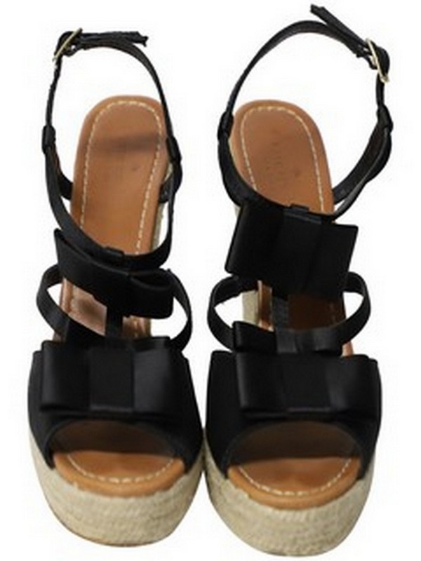 Lot 29  
            Nottingham SR5 - Delivery Only 

                
KATE SPADE JUJU BOW-STRAP ESPADRILLE WEDGE IN BLACK LEATHER SIZE:US/9 RRP:£167