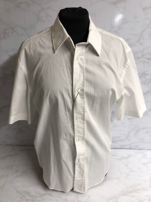 Lot 301  
            Nottingham SR5 - Delivery Only 

                
ACNE STUDIOS SHORT SLEEVE BUTTON FRONT SHIRT IN WHITE COTTON POPLIN SIZE:L RRP:£216