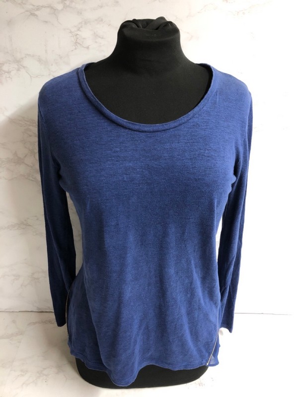 Lot 303  
            Nottingham SR5 - Delivery Only 

                
SANDRO PARIS ZIP BACK LONG SLEEVE TOP IN BLUE LINEN SIZE: S RRP:165