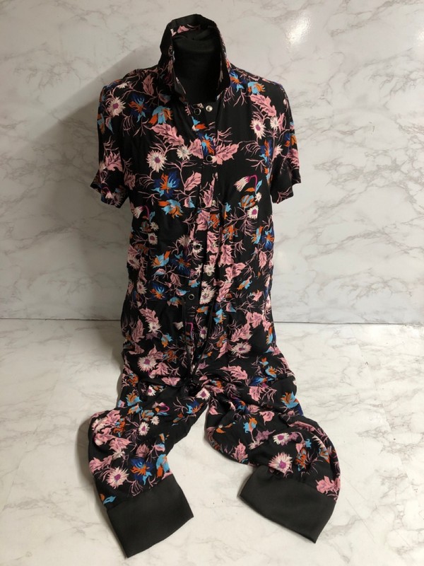 Lot 352  
            Nottingham SR5 - Delivery Only 

                
SANDRO OLIVIER JUMPSUIT IN FLORAL PRINT VISCOSE SIZE:EU/36 RRP:£385
