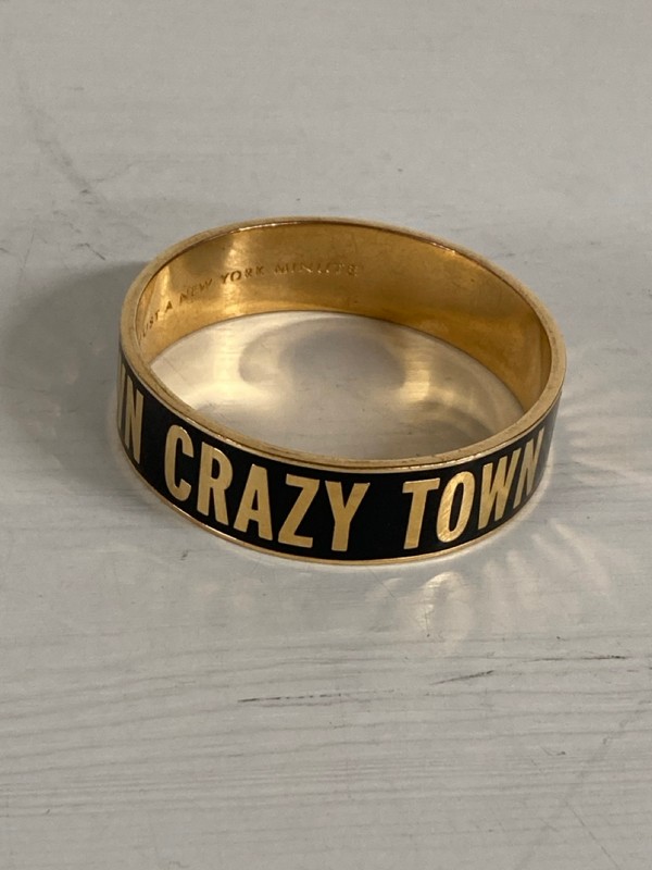 Lot 358  
            Nottingham SR5 - Delivery Only 

                
KATE SPADE CRAZY LIFE IDIOM BANGLE IN BLACK METAL ONE SIZE RRP:£97