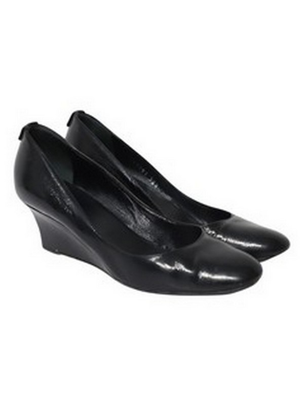 Lot 48  
            Nottingham SR5 - Delivery Only 

                
GUCCI INTERLOCKING G WEDGE COURT HEELS IN BLACK LEATHER SIZE:EU/38.5 RRP:£650