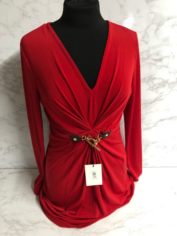 Lot 53  
            Nottingham SR5 - Delivery Only 

                
MICHAEL KORS BUTTERFLY TWIST DRESS WITH CHAIN DETAIL IN RED POLYESTER SIZE:S RRP:...