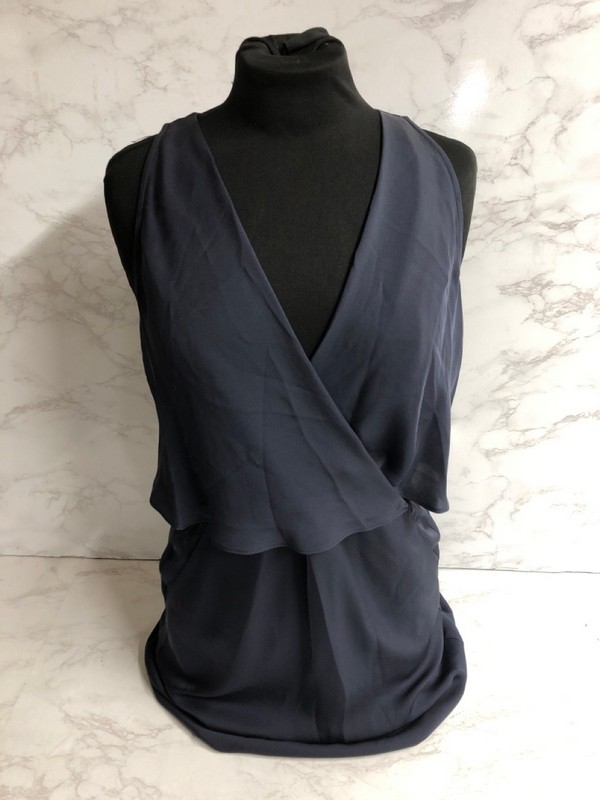 Lot 67  
            Nottingham SR5 - Delivery Only 

                
THEORY OSTEEN SLEEVELESS DRESS IN NAVY BLUE SILK SIZE:US/2 RRP:£215
