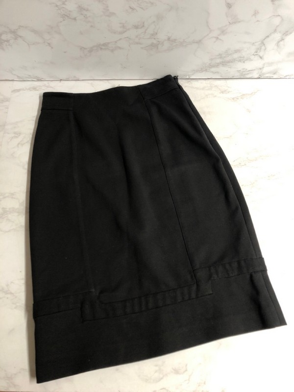 Lot 71  
            Nottingham SR5 - Delivery Only 

                
DIANE VON FURSTENBERG KNEE LENGTH PENCIL SKIRT IN BLACK COTTON SIZE:US/6 RRP:£180