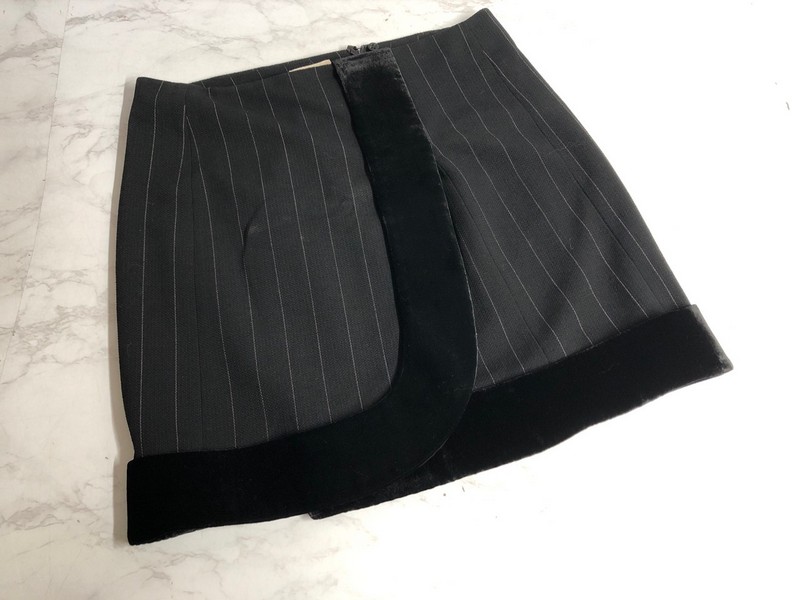 Lot 78  
            Nottingham SR5 - Delivery Only 

                
EMPORIO ARMANI PINSTRIPE WITH FAUX FUR TRIM IN BLACK WOOL SIZE:S RRP:£290