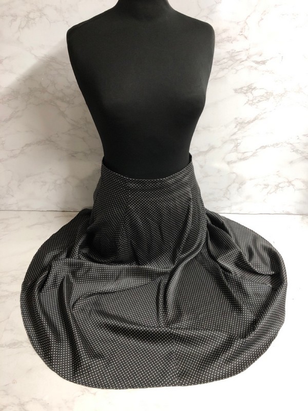 Lot 82  
            Nottingham SR5 - Delivery Only 

                
IRIS & INK POLKA-DOT SKIRT IN BLACK POLYESTER SIZE:S RRP:£165