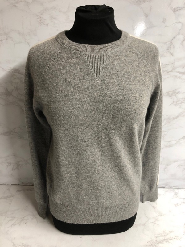 Lot 85  
            Nottingham SR5 - Delivery Only 

                
THEORY CREW NECK SWEATER IN GREY CASHMERE SIZE:S RRP:195