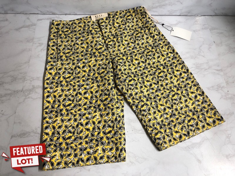 Lot 88  
            Nottingham SR5 - Delivery Only 

                
MARNI PRINTED CITY SHORTS IN YELLOW LINEN SIZE:M RRP:£802