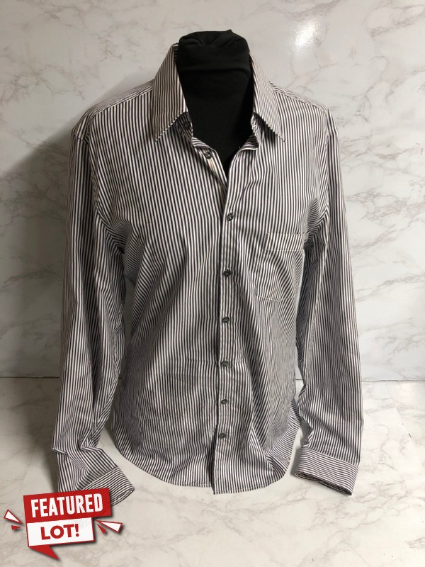 Lot 93  
            Nottingham SR5 - Delivery Only 

                
GUCCI STRIPED BUTTON FRONT SLIM FIT SHIRT IN BLACK AND WHITE COTTON SIZE:XXS RRP:...