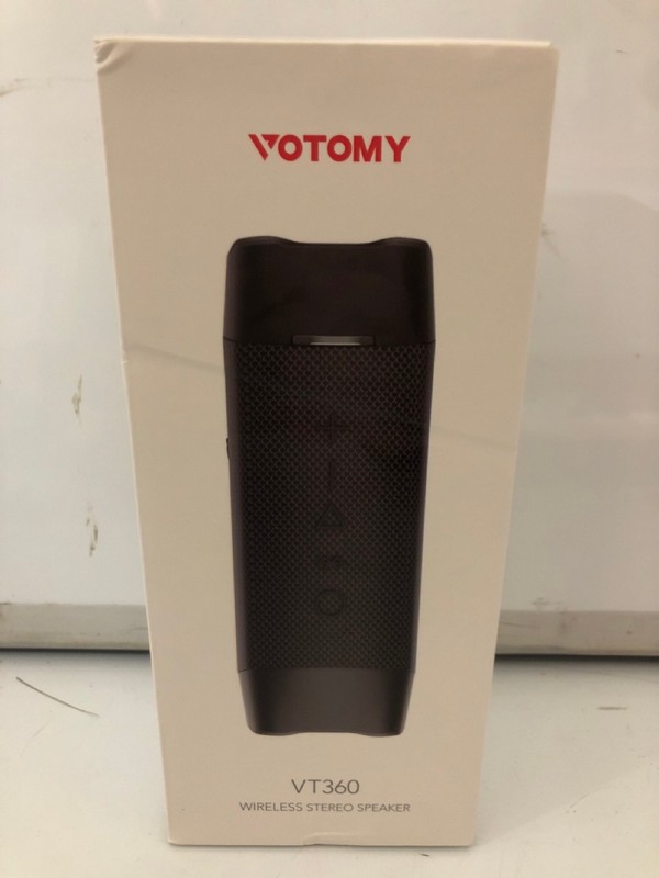 Lot 470  
            Nottingham SR7 - Delivery Only 

                
VOTOMY VT360 WIRELESS STEREO SPEAKER