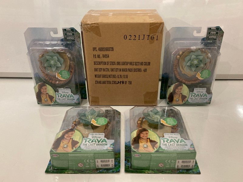 Lot 517  
            Nottingham SR7 - Delivery Only 

                
8 X DISNEY RAYA AND THE LAST DRAGON LIGHT UP NECKLACES (SEALED)