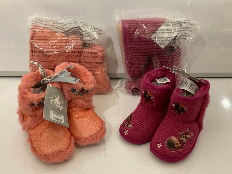 Lot 538  
            Nottingham SR7 - Delivery Only 

                
4 X PAIRS OF DISNEY KIDS SLIPPERS INC UK SIZE 9-10