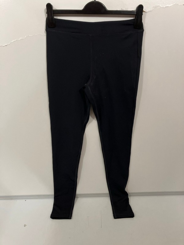 Lot 663  
            Nottingham SR7 - Delivery Only 

                
ELLESSE WOMEN'S LEGGINGS SIZE: UK 10