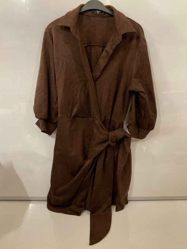 Lot 672  
            Nottingham SR7 - Delivery Only 

                
AX PARIS BROWN MINI DRESS (UK SIZE 10)