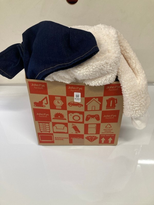 Lot 1087  
            Nottingham SR9 - Delivery Only 

                
BOX OF CLOTHING ITEMS IN VARIOUS SIZES AND DESIGNS