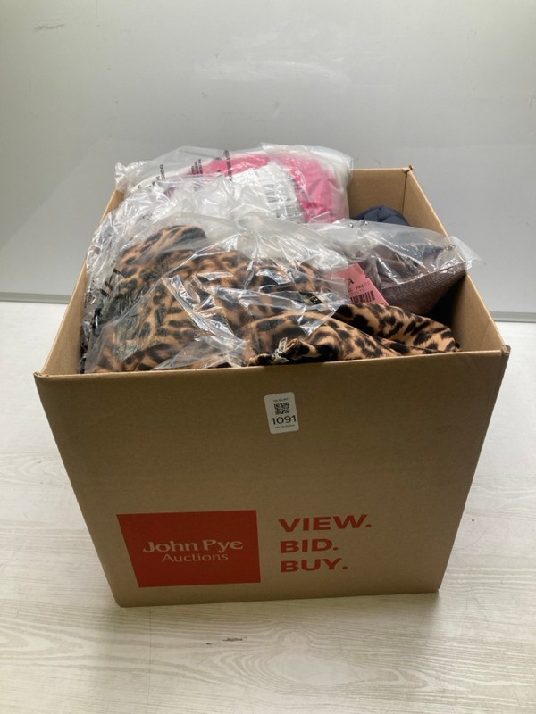 Lot 1091  
            Nottingham SR9 - Delivery Only 

                
BOX OF CLOTHING ITEMS IN VARIOUS SIZES AND DESIGNS