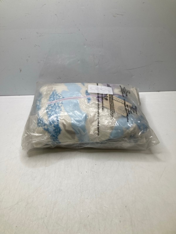 Lot 1107  
            Nottingham SR9 - Delivery Only 

                
BOX OF CLOTHING ITEMS IN VARIOUS SIZES AND DESIGNS