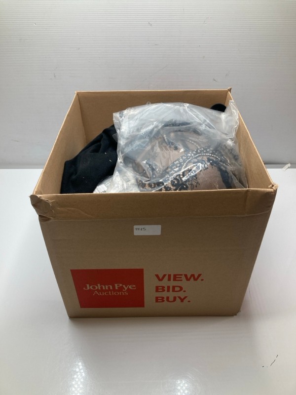 Lot 1115  
            Nottingham SR9 - Delivery Only 

                
BOX OF CLOTHING ITEMS IN VARIOUS SIZES AND DESIGNS