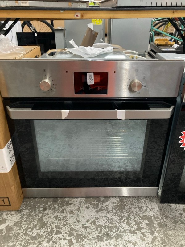 Lot 102  
            Nottingham SR1 - Delivery or Collection 

                
MATRIX BUILT IN SINGLE OVEN - MODEL - MS200SS/1 - ORIGINAL RRP - £229.99