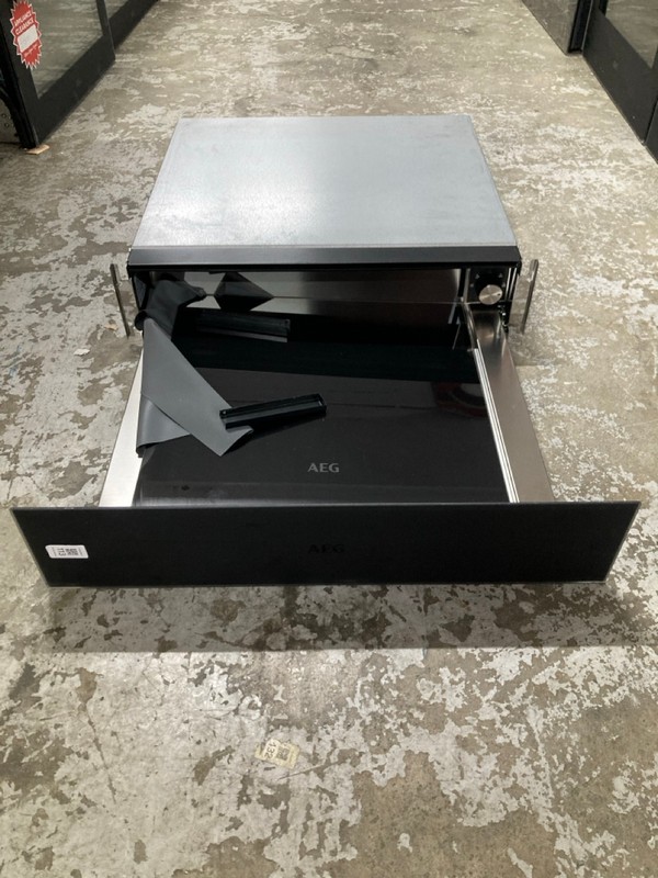 Lot 113  
            Nottingham SR1 - Delivery or Collection 

                
AEG WARMING DRAWER - MODEL - KDK911424T - ORIGINAL RRP - £339.99