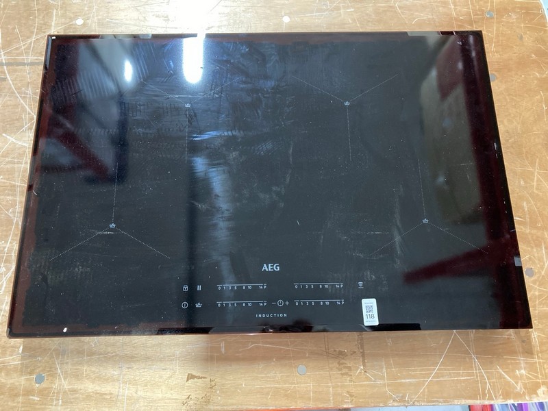 Lot 118  
            Nottingham SR1 - Delivery or Collection 

                
AEG 4 BURNER INDUCTION HOB - MODEL - IAE84411FB - ORIGINAL RRP - £599.99