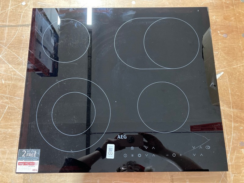 Lot 122  
            Nottingham SR1 - Delivery or Collection 

                
AEG 4 BURNER INDUCTION HOB - MODEL - HRX64360C - ORIGINAL RRP - £329.99