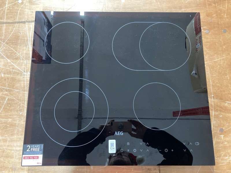 Lot 124  
            Nottingham SR1 - Delivery or Collection 

                
AEG 4 BURNER INDUCTION HOB - MODEL - HRX64360C - ORIGINAL RRP - £329.99