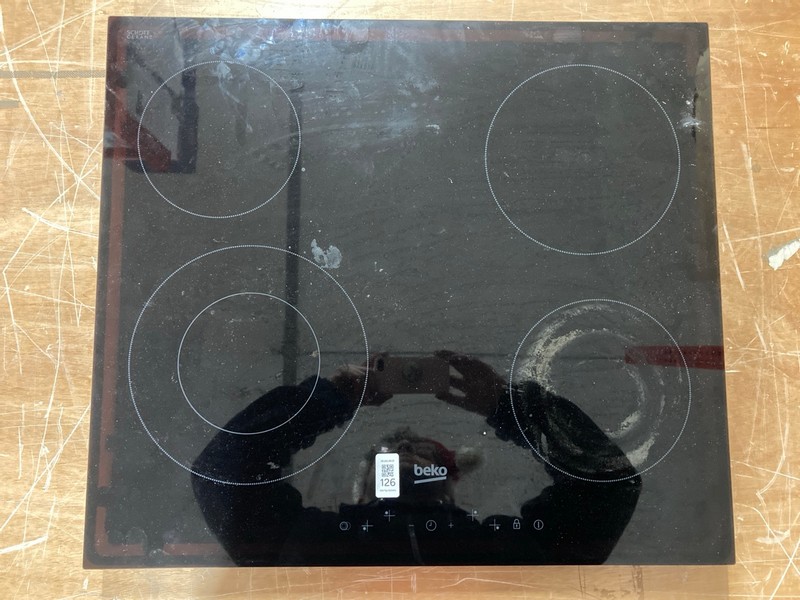 Lot 126  
            Nottingham SR1 - Delivery or Collection 

                
BEKO 4 BURNER INDUCTION HOB - MODEL - HIC64402T - ORIGINAL RRP - £219.99