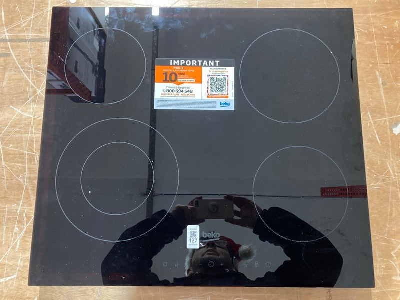 Lot 127  
            Nottingham SR1 - Delivery or Collection 

                
BEKO 4 BURNER INDUCTION HOB - MODEL - HIC64402T - ORIGINAL RRP - £219.99