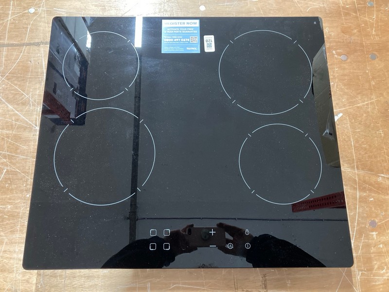Lot 128  
            Nottingham SR1 - Delivery or Collection 

                
MATRIX 4 BURNER INDUCTION HOB - MODEL - MXC060FR - ORIGINAL RRP - £209.99