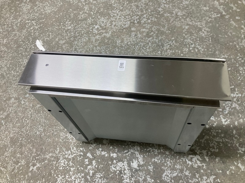 Lot 185  
            Nottingham SR1 - Delivery or Collection 

                
HOTPOINT BUILT-IN WARMING DRAWER MODEL: WD714IX