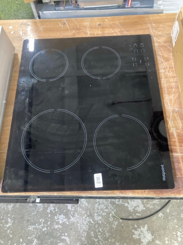 Lot 186  
            Nottingham SR1 - Delivery or Collection 

                
HOTPOINT FOUR ZONE CERAMIC HOB MODEL: HR651CH