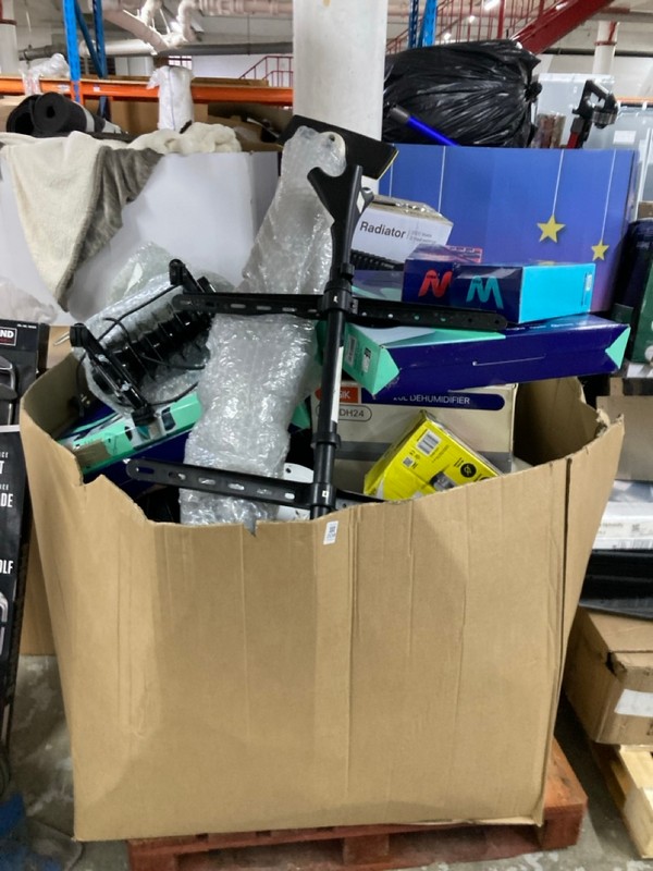 Lot 208  
            Nottingham SR1 - Delivery or Collection 

                
PALLET OF VARIOUS ITEMS INC. LOGIK 20L DEHUMIDIFIER MODEL: L20DH24