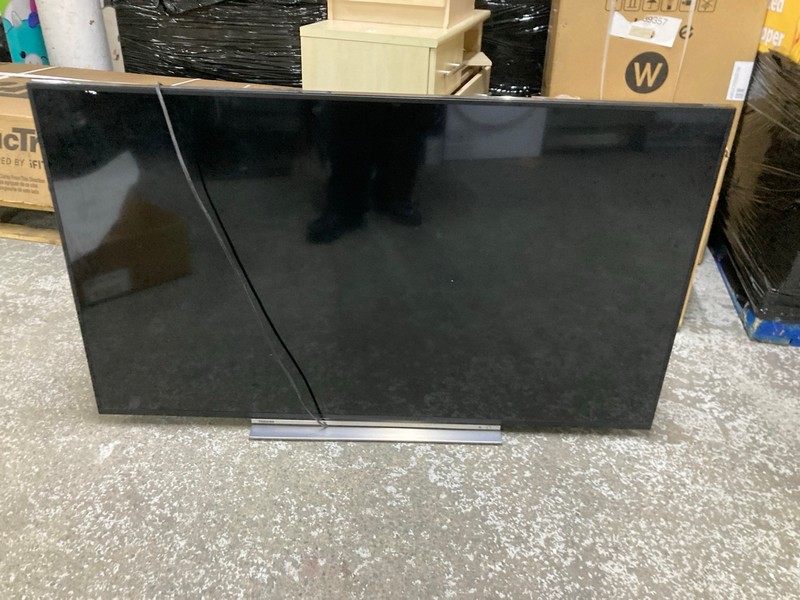 Lot 214  
            Nottingham SR1 - Collection Only 

                
TOSHIBA 55" LCD TV MODEL: 55UL5A63DB (COLLECTION ONLY)