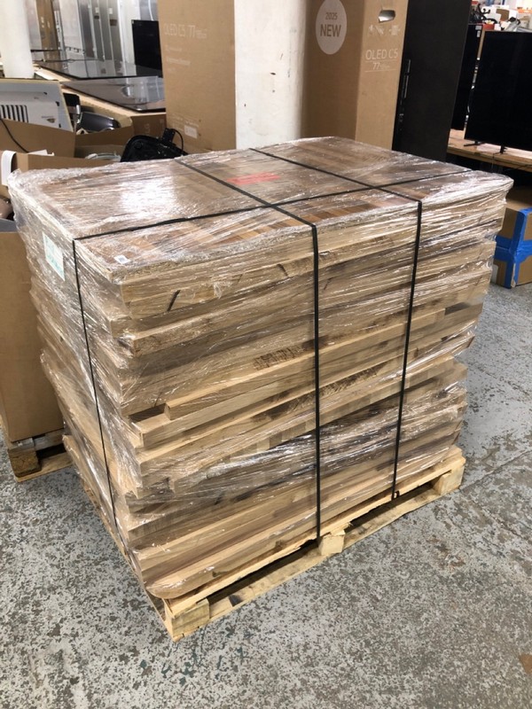 Lot 260  
            Nottingham SR1 - Delivery or Collection 

                
PALLET OF SOLID OAK OFF CUTS - VARIOUS SIZES