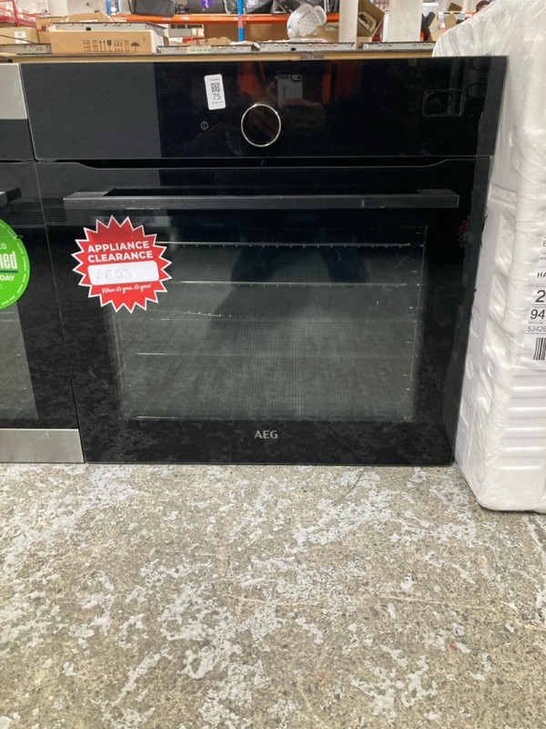 Lot 75  
            Nottingham SR1 - Delivery or Collection 

                
AEG BUILT-IN SINGLE OVEN - MODEL. BSK978330B - ORIGINAL RRP - £719.99