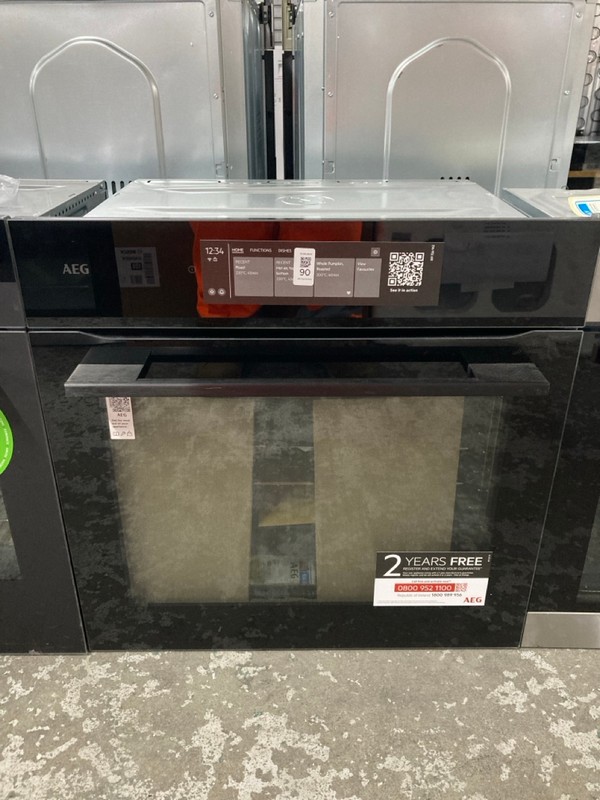 Lot 90  
            Nottingham SR1 - Delivery or Collection 

                
AEG BUILT IN SINGLE OVEN - MODEL. NBT9P831AB - RRP£319.99