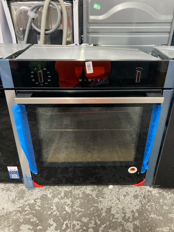 Lot 92  
            Nottingham SR1 - Delivery or Collection 

                
NEFF BUILT IN SINGLE OVEN - MODEL. B6ACH7AN7B - RRP£799.99