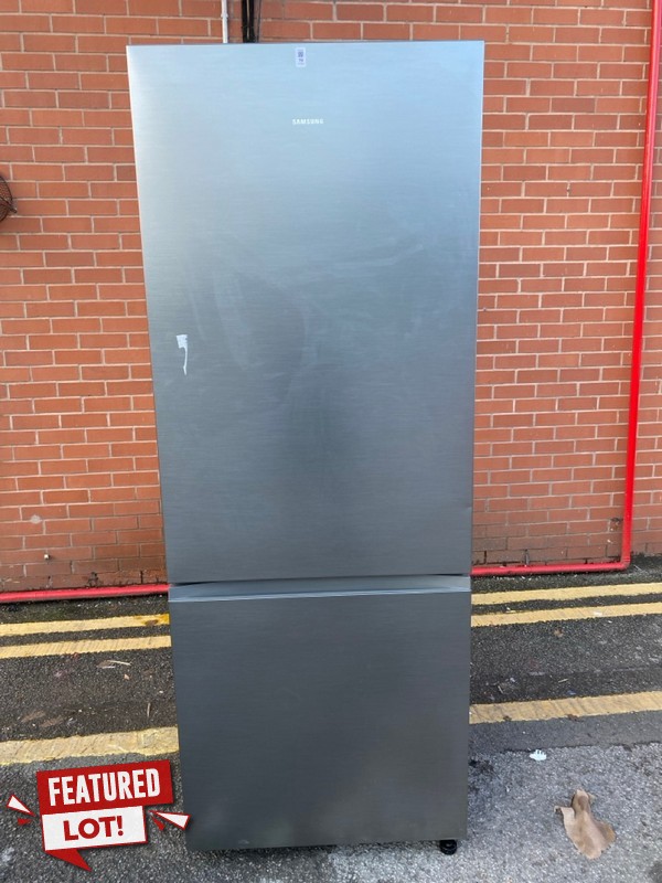 Lot 19  
            Nottingham SR8 - Delivery Or Collection 

                
SAMSUNG SPACEMAX 70/30 SMART FREESTANDING AMERICAN FRIDGE FREEZER MODEL: RB53DG70...