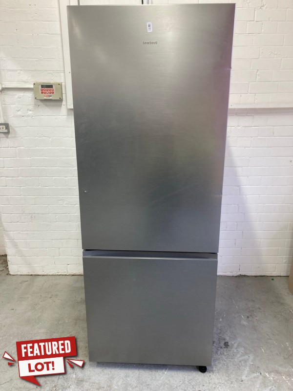 Lot 42  
            Nottingham SR8 - Delivery Or Collection 

                
SAMSUNG SPACEMAX 70/30 SMART FREESTANDING AMERICAN FRIDGE FREEZER MODEL: RB53DG70...