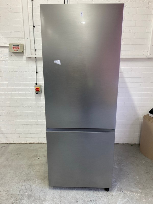 Lot 43  
            Nottingham SR8 - Delivery Or Collection 

                
SAMSUNG SPACEMAX 70/30 SMART FREESTANDING AMERICAN FRIDGE FREEZER MODEL: RB53DG70...