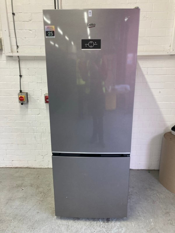 Lot 46  
            Nottingham SR8 - Delivery Or Collection 

                
BEKO PRO HARVEST FRESH AEROFLOW FREESTANDING AMERICAN 60/40 FRIDGE FREEZER MODEL:...