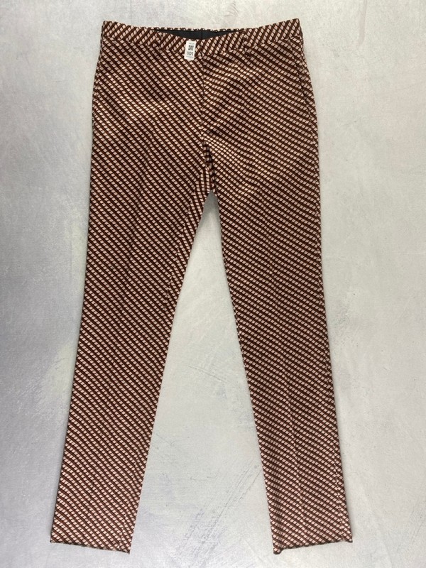 Lot 101  
            Nottingham Prem - Delivery Only 

                
PAUL SMITH MENS TROUSER. SIZE 32 WAIST