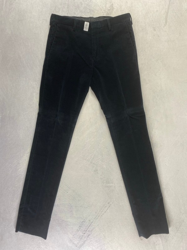 Lot 105  
            Nottingham Prem - Delivery Only 

                
PAUL SMITH MENS TROUSER. SIZE 30