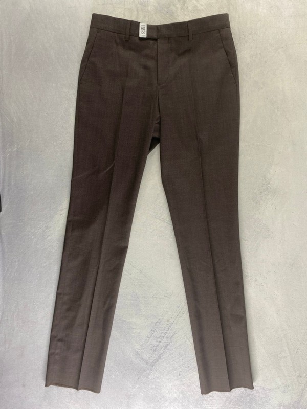 Lot 107  
            Nottingham Prem - Delivery Only 

                
PAUL SMITH MENS TROUSER. SIZE 32 MADE FROM 100% WOOL